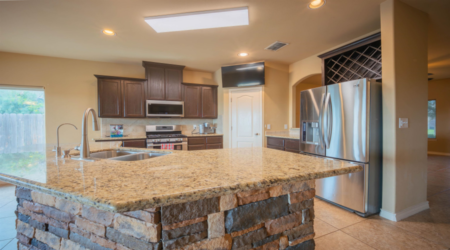 505 Silver Palm Dr, Laredo, Texas 78045, 4 Bedrooms Bedrooms, 7 Rooms Rooms,3 BathroomsBathrooms,Residential,For Sale,505 Silver Palm Dr,20263869