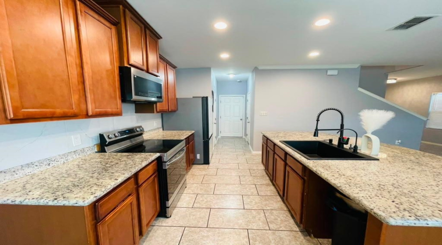 9983 Inmaculada Ln, Laredo, Texas 78045, 3 Bedrooms Bedrooms, 6 Rooms Rooms,2 BathroomsBathrooms,Residential,For Sale,9983 Inmaculada Ln,20263871
