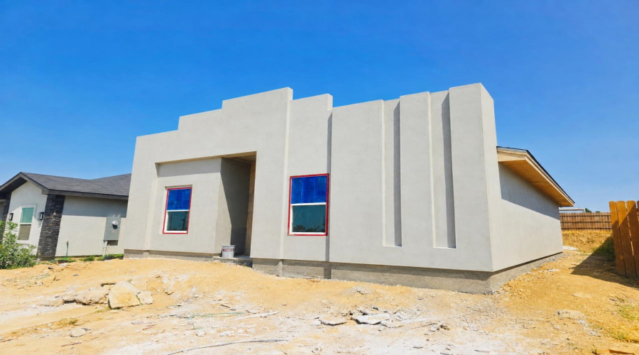 112 Mi Ranchito St., laredo, Texas 78046, 3 Bedrooms Bedrooms, 5 Rooms Rooms,2 BathroomsBathrooms,Residential,For Sale,112 Mi Ranchito St.,20263876