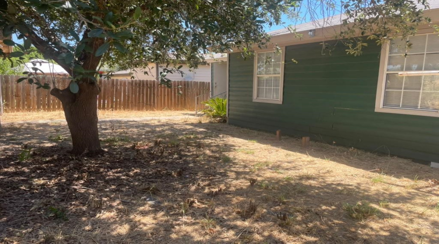2318 Loma Vista Dr, Laredo, Texas 78046, 3 Bedrooms Bedrooms, 5 Rooms Rooms,2 BathroomsBathrooms,Residential,For Sale,2318 Loma Vista Dr,20263877