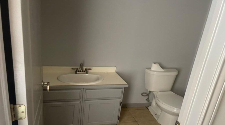 2318 Loma Vista Dr, Laredo, Texas 78046, 3 Bedrooms Bedrooms, 5 Rooms Rooms,2 BathroomsBathrooms,Residential,For Sale,2318 Loma Vista Dr,20263877