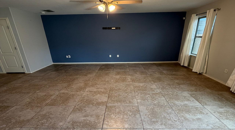 6118 Fraile Dr, Laredo, Texas 78043, 3 Bedrooms Bedrooms, 5 Rooms Rooms,2 BathroomsBathrooms,Residential,For Rent,6118 Fraile Dr,20263881
