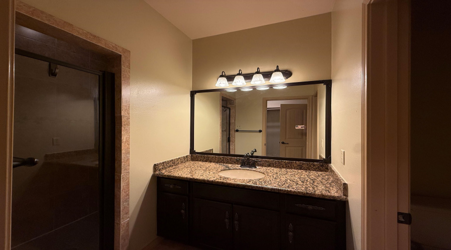 8216 Casa Verde Rd, Laredo, Texas 78041, 2 Bedrooms Bedrooms, 5 Rooms Rooms,2 BathroomsBathrooms,Residential,For Rent,8216 Casa Verde Rd,20263883