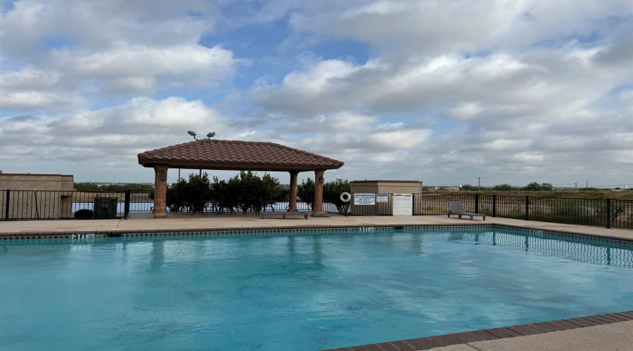 8216 Casa Verde Rd, Laredo, Texas 78041, 2 Bedrooms Bedrooms, 5 Rooms Rooms,2 BathroomsBathrooms,Residential,For Rent,8216 Casa Verde Rd,20263883