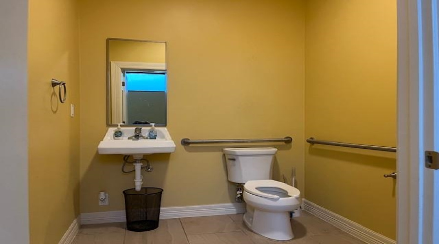 2715 E Del Mar Blvd, Laredo, Texas 78045, 1 Room Rooms,1 BathroomBathrooms,Commercial retail/office,For Rent,2715 E Del Mar Blvd,20252226