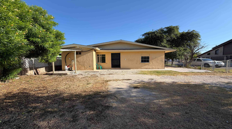 3502 Guadalupe St, Laredo, TX 78043, Texas 78043-3827, ,Multi-family,For Sale,3502 Guadalupe St,20263888