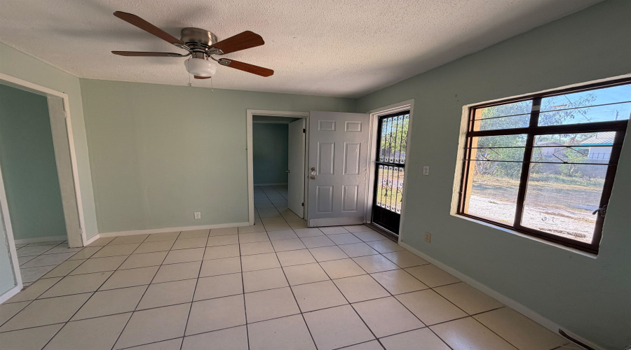 3502 Guadalupe St, Laredo, TX 78043, Texas 78043-3827, ,Multi-family,For Sale,3502 Guadalupe St,20263888