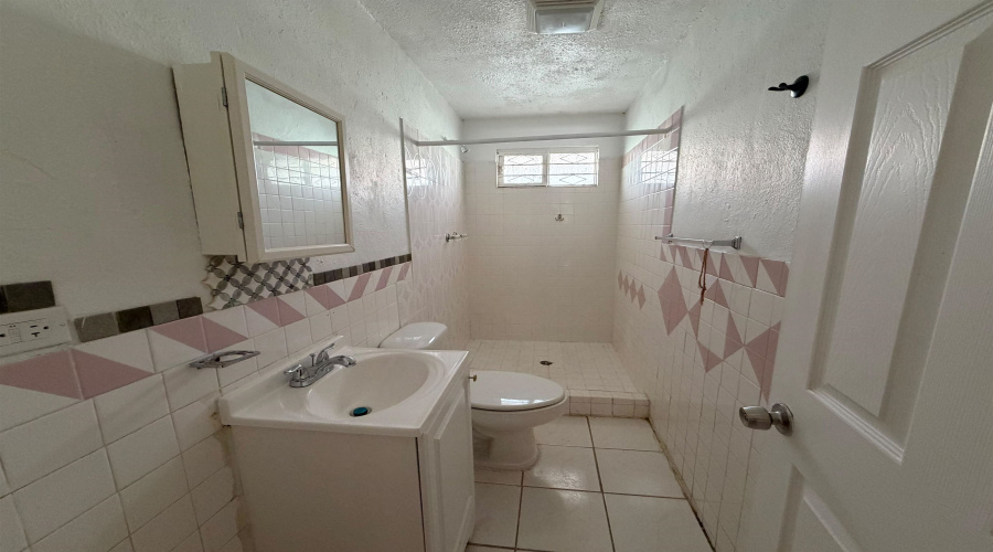 3502 Guadalupe St, Laredo, TX 78043, Texas 78043-3827, ,Multi-family,For Sale,3502 Guadalupe St,20263888