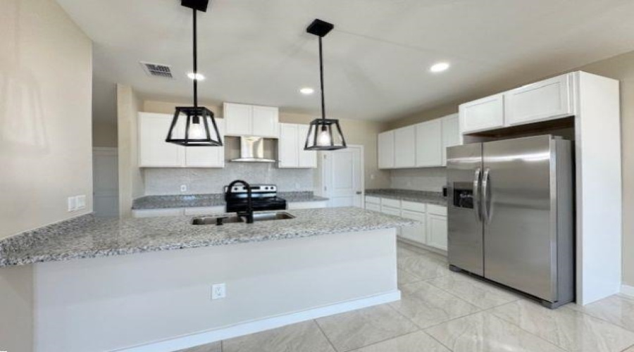 6702 El Freno, Laredo, Texas 78046, 3 Bedrooms Bedrooms, 6 Rooms Rooms,2 BathroomsBathrooms,Residential,For Rent,6702 El Freno,20263887