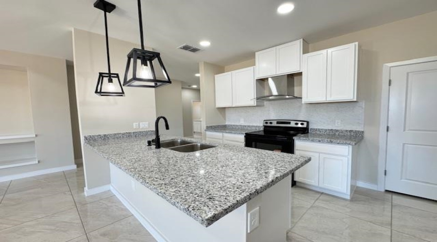 6702 El Freno, Laredo, Texas 78046, 3 Bedrooms Bedrooms, 6 Rooms Rooms,2 BathroomsBathrooms,Residential,For Rent,6702 El Freno,20263887