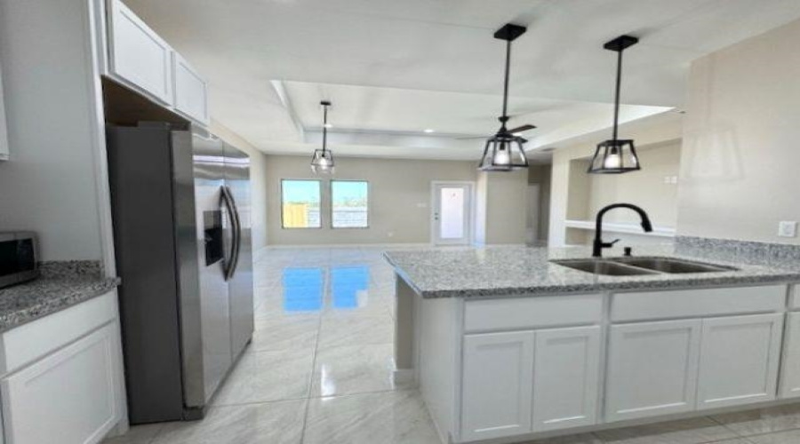 6702 El Freno, Laredo, Texas 78046, 3 Bedrooms Bedrooms, 6 Rooms Rooms,2 BathroomsBathrooms,Residential,For Rent,6702 El Freno,20263887