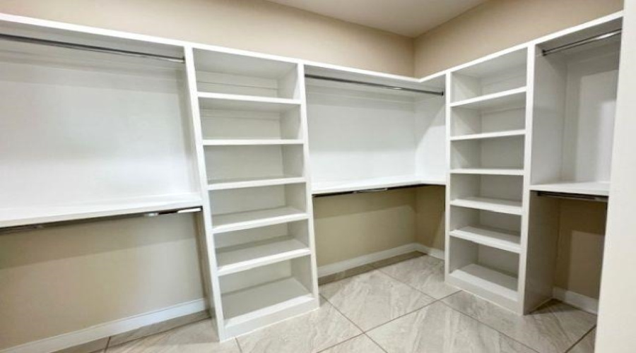 6702 El Freno, Laredo, Texas 78046, 3 Bedrooms Bedrooms, 6 Rooms Rooms,2 BathroomsBathrooms,Residential,For Rent,6702 El Freno,20263887