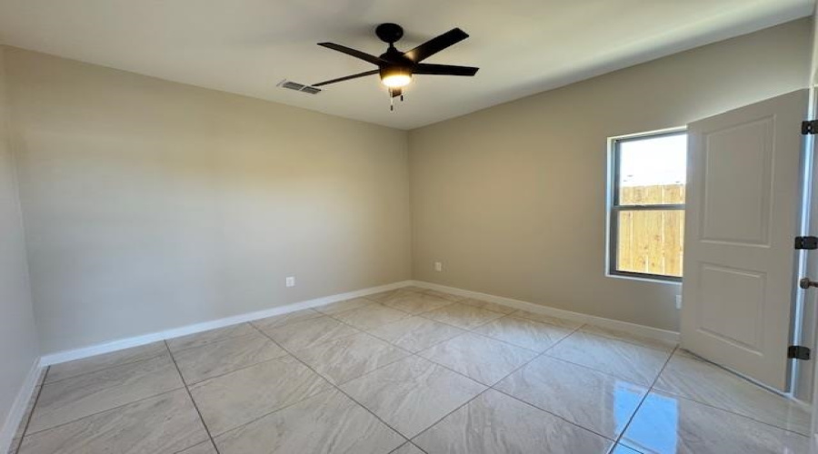 6702 El Freno, Laredo, Texas 78046, 3 Bedrooms Bedrooms, 6 Rooms Rooms,2 BathroomsBathrooms,Residential,For Rent,6702 El Freno,20263887