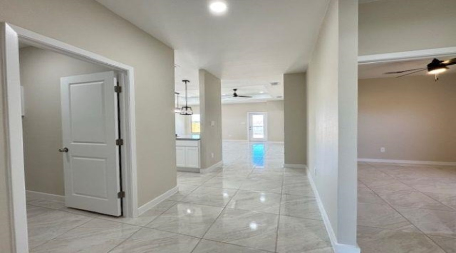 6702 El Freno, Laredo, Texas 78046, 3 Bedrooms Bedrooms, 6 Rooms Rooms,2 BathroomsBathrooms,Residential,For Rent,6702 El Freno,20263887