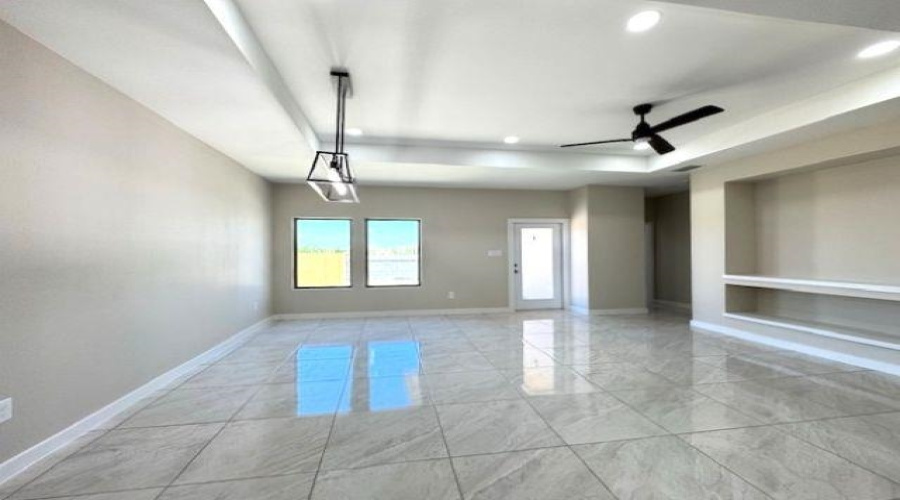6702 El Freno, Laredo, Texas 78046, 3 Bedrooms Bedrooms, 6 Rooms Rooms,2 BathroomsBathrooms,Residential,For Rent,6702 El Freno,20263887