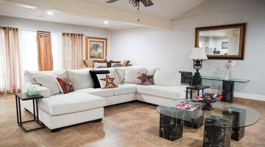 16 Quadrangle Cir, Laredo, Texas 78041, 3 Bedrooms Bedrooms, 7 Rooms Rooms,2 BathroomsBathrooms,Residential,For Sale,16 Quadrangle Cir,20263889
