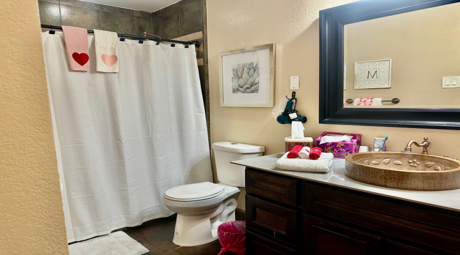 16 Quadrangle Cir, Laredo, Texas 78041, 3 Bedrooms Bedrooms, 7 Rooms Rooms,2 BathroomsBathrooms,Residential,For Sale,16 Quadrangle Cir,20263889