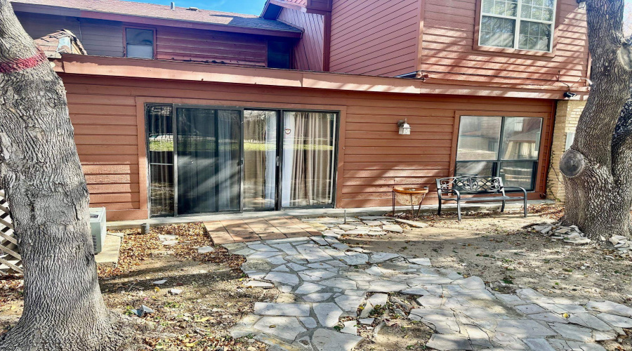 16 Quadrangle Cir, Laredo, Texas 78041, 3 Bedrooms Bedrooms, 7 Rooms Rooms,2 BathroomsBathrooms,Residential,For Sale,16 Quadrangle Cir,20263889