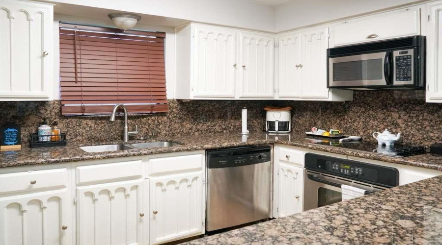 16 Quadrangle Cir, Laredo, Texas 78041, 3 Bedrooms Bedrooms, 7 Rooms Rooms,2 BathroomsBathrooms,Residential,For Sale,16 Quadrangle Cir,20263889