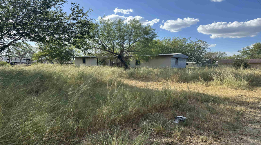707 S Frans St., hebbronville, Texas 78361, 3 Bedrooms Bedrooms, 5 Rooms Rooms,2 BathroomsBathrooms,Residential,For Sale,707 S Frans St.,20263890