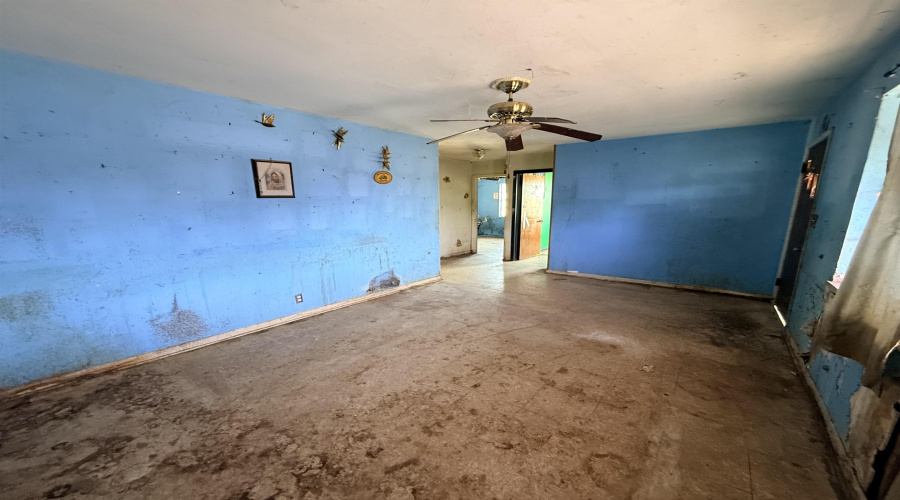 5222 Vicki Ln, Zapata, Texas 78076, 3 Bedrooms Bedrooms, 5 Rooms Rooms,1 BathroomBathrooms,Residential,For Sale,5222 Vicki Ln,20263892