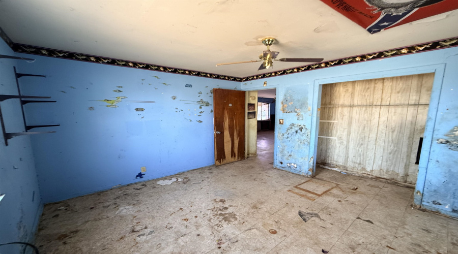 5222 Vicki Ln, Zapata, Texas 78076, 3 Bedrooms Bedrooms, 5 Rooms Rooms,1 BathroomBathrooms,Residential,For Sale,5222 Vicki Ln,20263892