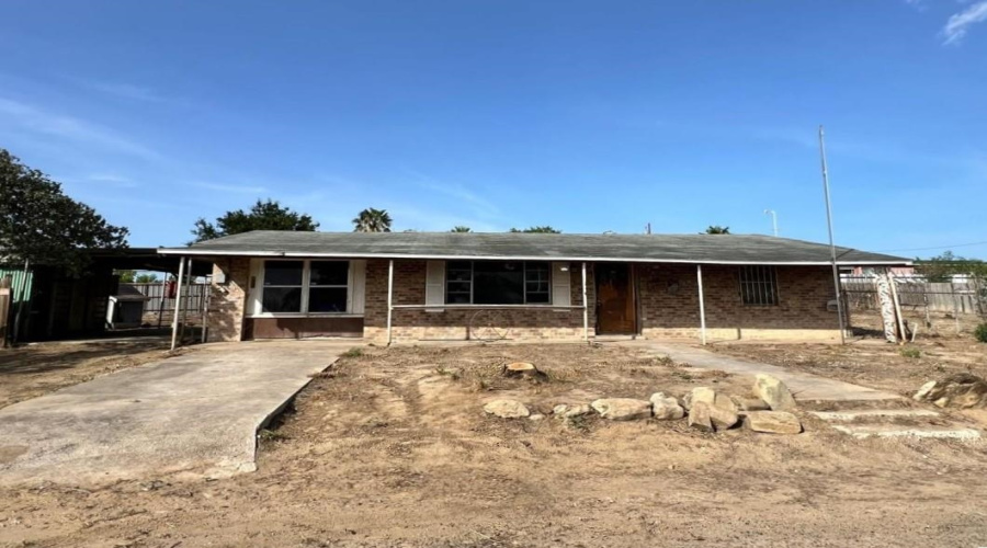 5222 Vicki Ln, Zapata, Texas 78076, 3 Bedrooms Bedrooms, 5 Rooms Rooms,1 BathroomBathrooms,Residential,For Sale,5222 Vicki Ln,20263892