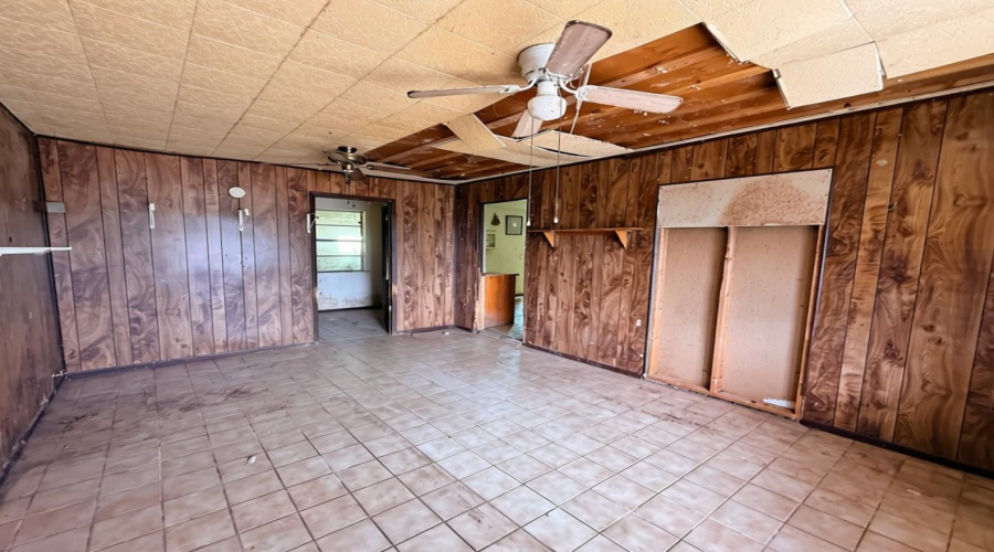 5222 Vicki Ln, Zapata, Texas 78076, 3 Bedrooms Bedrooms, 5 Rooms Rooms,1 BathroomBathrooms,Residential,For Sale,5222 Vicki Ln,20263892