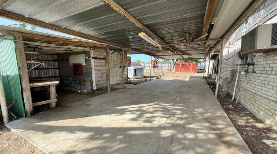 5222 Vicki Ln, Zapata, Texas 78076, 3 Bedrooms Bedrooms, 5 Rooms Rooms,1 BathroomBathrooms,Residential,For Sale,5222 Vicki Ln,20263892