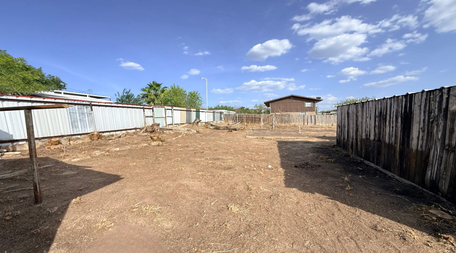 5222 Vicki Ln, Zapata, Texas 78076, 3 Bedrooms Bedrooms, 5 Rooms Rooms,1 BathroomBathrooms,Residential,For Sale,5222 Vicki Ln,20263892