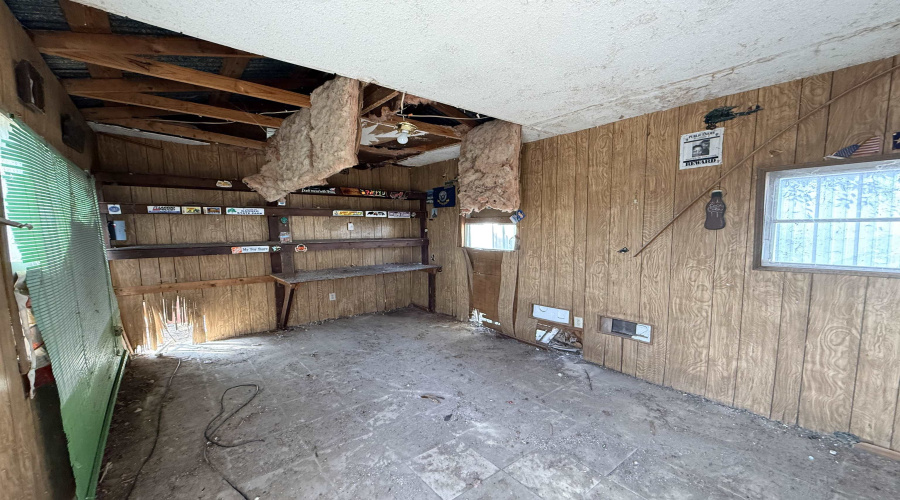 5222 Vicki Ln, Zapata, Texas 78076, 3 Bedrooms Bedrooms, 5 Rooms Rooms,1 BathroomBathrooms,Residential,For Sale,5222 Vicki Ln,20263892