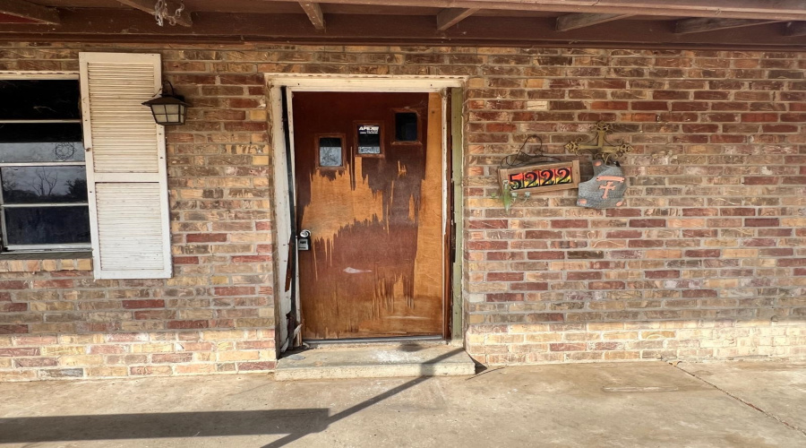 5222 Vicki Ln, Zapata, Texas 78076, 3 Bedrooms Bedrooms, 5 Rooms Rooms,1 BathroomBathrooms,Residential,For Sale,5222 Vicki Ln,20263892