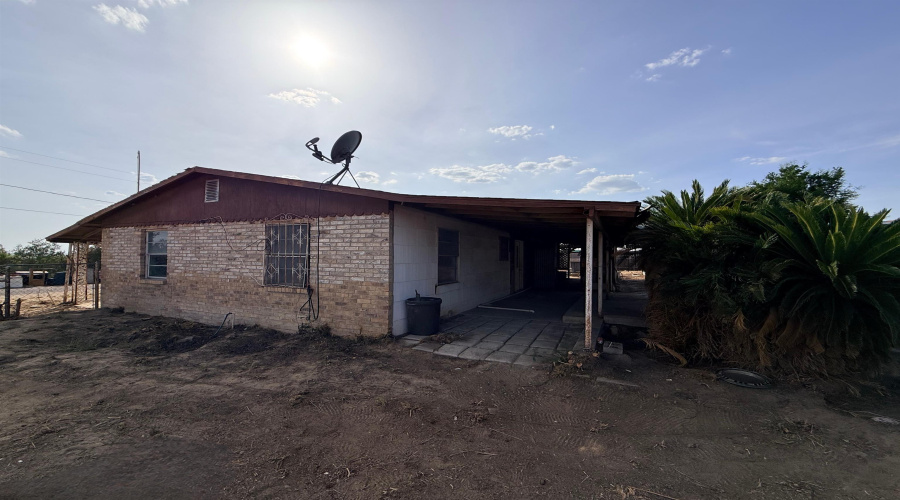 5222 Vicki Ln, Zapata, Texas 78076, 3 Bedrooms Bedrooms, 5 Rooms Rooms,1 BathroomBathrooms,Residential,For Sale,5222 Vicki Ln,20263892