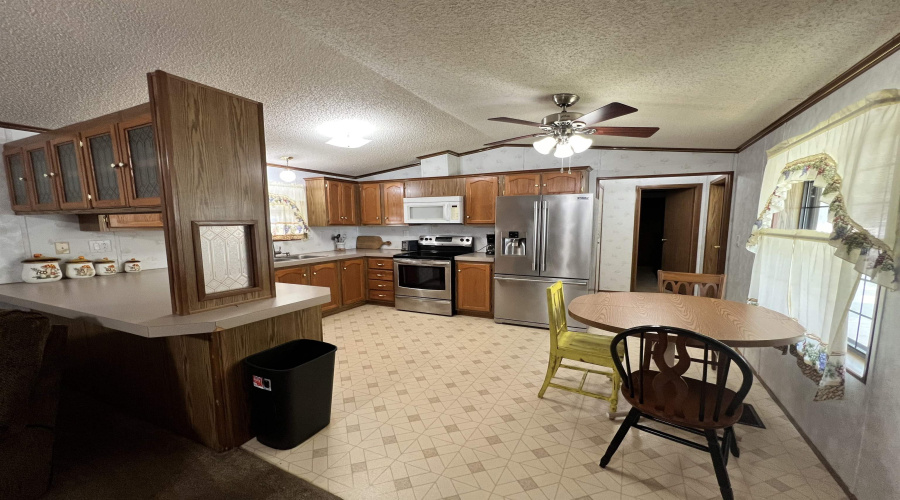 102 Autumn Ln., Zapata, Texas 78076, 2 Bedrooms Bedrooms, 4 Rooms Rooms,2 BathroomsBathrooms,Residential,For Sale,102 Autumn Ln.,20263893
