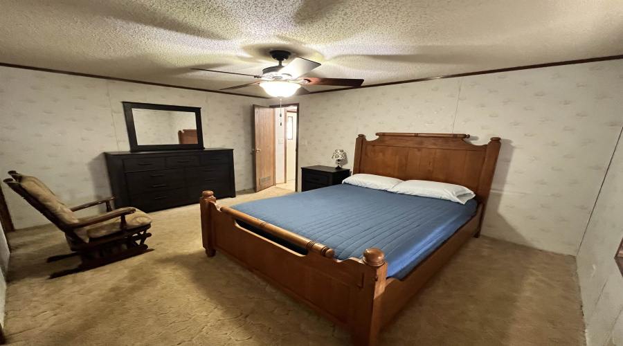 102 Autumn Ln., Zapata, Texas 78076, 2 Bedrooms Bedrooms, 4 Rooms Rooms,2 BathroomsBathrooms,Residential,For Sale,102 Autumn Ln.,20263893