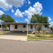 102 Autumn Ln., Zapata, Texas 78076, 2 Bedrooms Bedrooms, 4 Rooms Rooms,2 BathroomsBathrooms,Residential,For Sale,102 Autumn Ln.,20263893