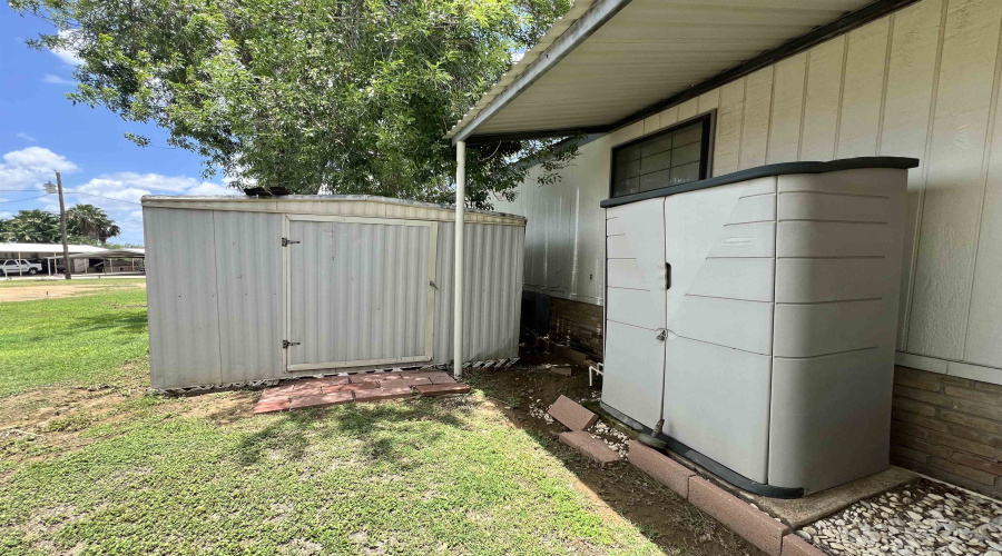 102 Autumn Ln., Zapata, Texas 78076, 2 Bedrooms Bedrooms, 4 Rooms Rooms,2 BathroomsBathrooms,Residential,For Sale,102 Autumn Ln.,20263893
