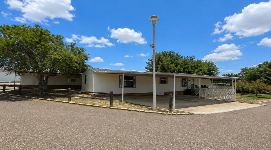 102 Autumn Ln., Zapata, Texas 78076, 2 Bedrooms Bedrooms, 4 Rooms Rooms,2 BathroomsBathrooms,Residential,For Sale,102 Autumn Ln.,20263893