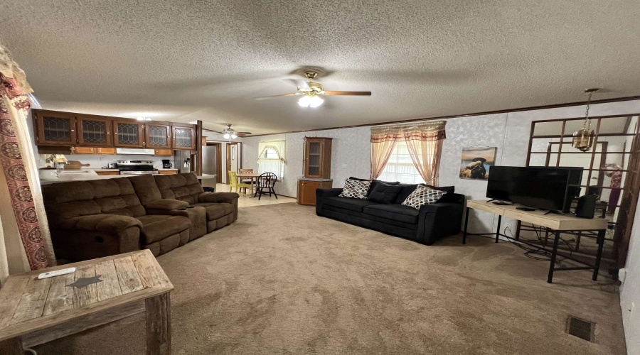 102 Autumn Ln., Zapata, Texas 78076, 2 Bedrooms Bedrooms, 4 Rooms Rooms,2 BathroomsBathrooms,Residential,For Sale,102 Autumn Ln.,20263893