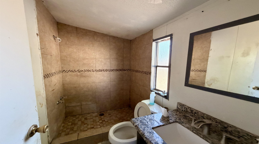 6009 Balcones Dr, Laredo, Texas 78046, 7 Bedrooms Bedrooms, 14 Rooms Rooms,4 BathroomsBathrooms,Residential,For Sale,6009 Balcones Dr,20263894