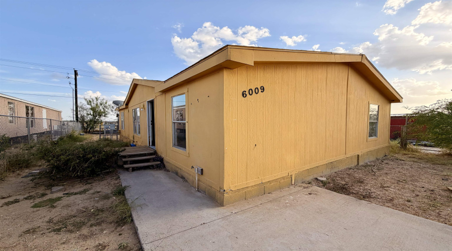 6009 Balcones Dr, Laredo, Texas 78046, 7 Bedrooms Bedrooms, 14 Rooms Rooms,4 BathroomsBathrooms,Residential,For Sale,6009 Balcones Dr,20263894