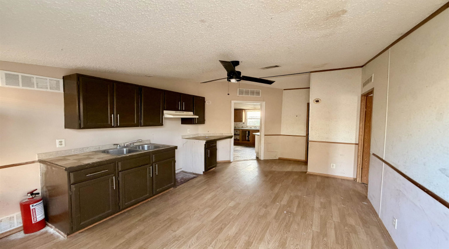 6009 Balcones Dr, Laredo, Texas 78046, 7 Bedrooms Bedrooms, 14 Rooms Rooms,4 BathroomsBathrooms,Residential,For Sale,6009 Balcones Dr,20263894