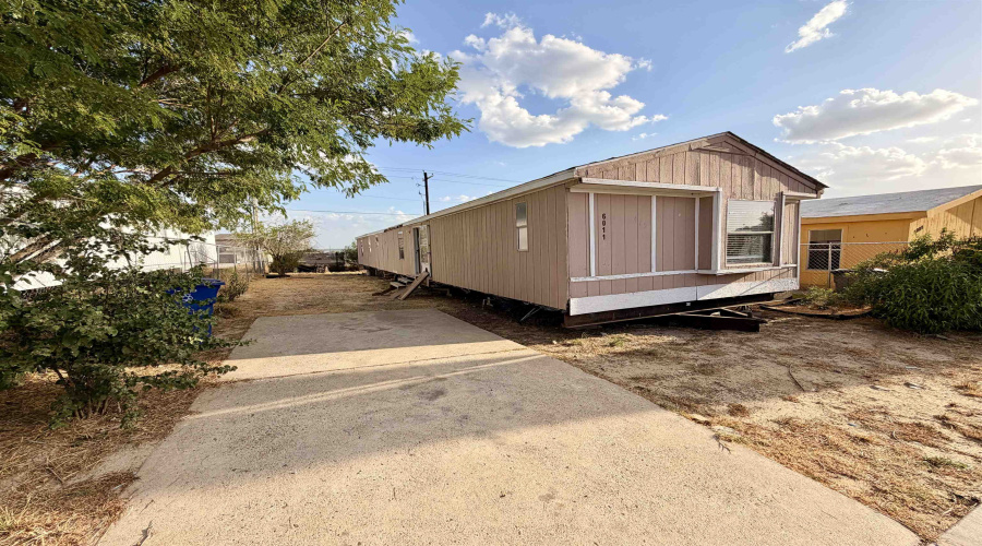 6009 Balcones Dr, Laredo, Texas 78046, 7 Bedrooms Bedrooms, 14 Rooms Rooms,4 BathroomsBathrooms,Residential,For Sale,6009 Balcones Dr,20263894