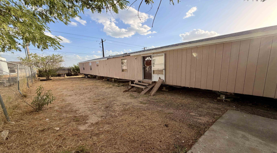 6009 Balcones Dr, Laredo, Texas 78046, 7 Bedrooms Bedrooms, 14 Rooms Rooms,4 BathroomsBathrooms,Residential,For Sale,6009 Balcones Dr,20263894