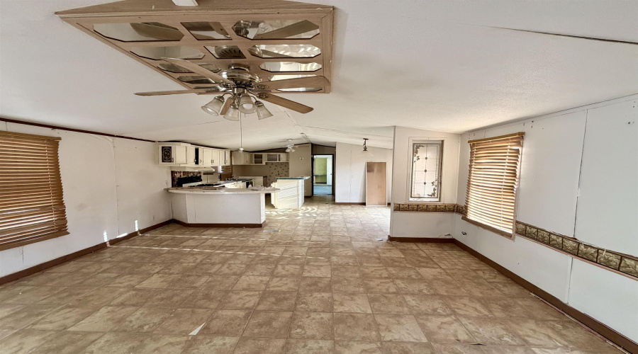 6009 Balcones Dr, Laredo, Texas 78046, 7 Bedrooms Bedrooms, 14 Rooms Rooms,4 BathroomsBathrooms,Residential,For Sale,6009 Balcones Dr,20263894