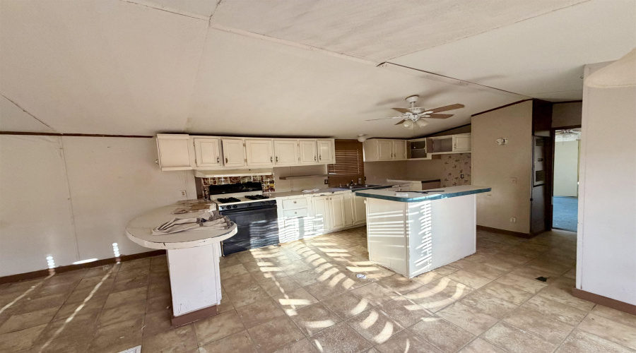 6009 Balcones Dr, Laredo, Texas 78046, 7 Bedrooms Bedrooms, 14 Rooms Rooms,4 BathroomsBathrooms,Residential,For Sale,6009 Balcones Dr,20263894