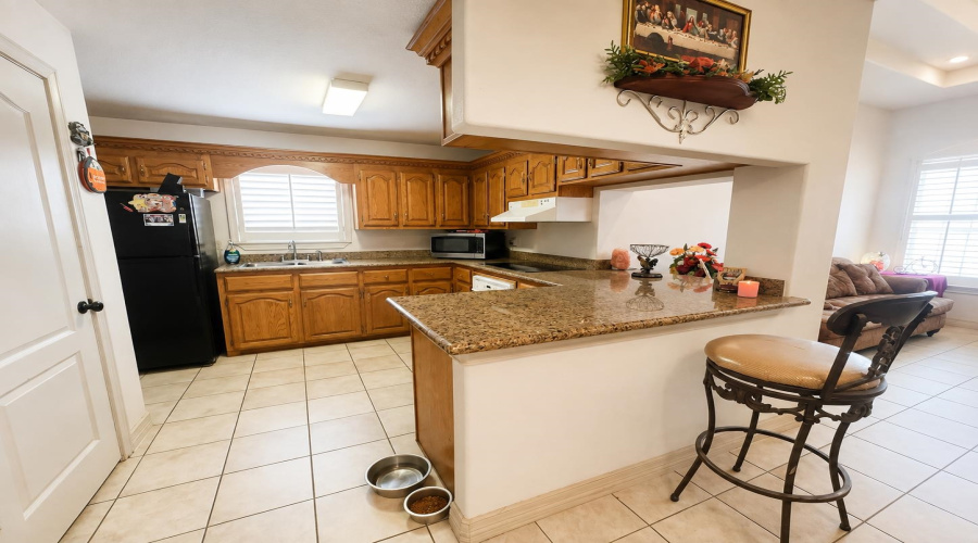 1902 Delmar St., Zapata, Texas 78076, 6 Bedrooms Bedrooms, 8 Rooms Rooms,2 BathroomsBathrooms,Residential,For Sale,1902 Delmar St.,20263895