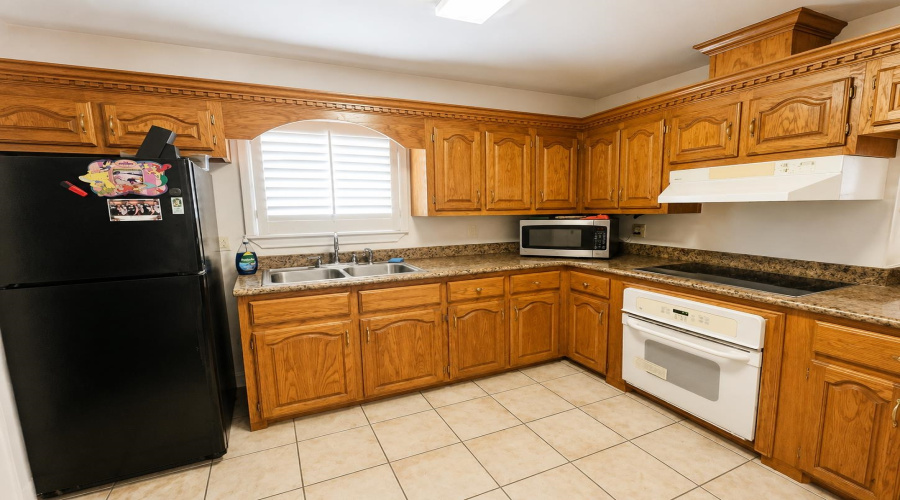 1902 Delmar St., Zapata, Texas 78076, 6 Bedrooms Bedrooms, 8 Rooms Rooms,2 BathroomsBathrooms,Residential,For Sale,1902 Delmar St.,20263895
