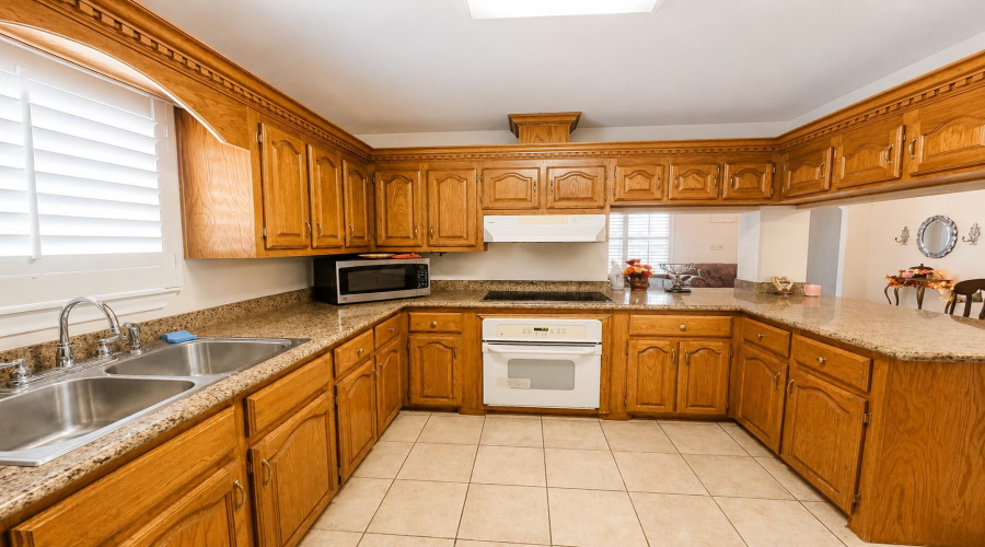 1902 Delmar St., Zapata, Texas 78076, 6 Bedrooms Bedrooms, 8 Rooms Rooms,2 BathroomsBathrooms,Residential,For Sale,1902 Delmar St.,20263895