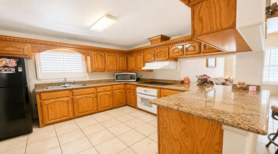 1902 Delmar St., Zapata, Texas 78076, 6 Bedrooms Bedrooms, 8 Rooms Rooms,2 BathroomsBathrooms,Residential,For Sale,1902 Delmar St.,20263895